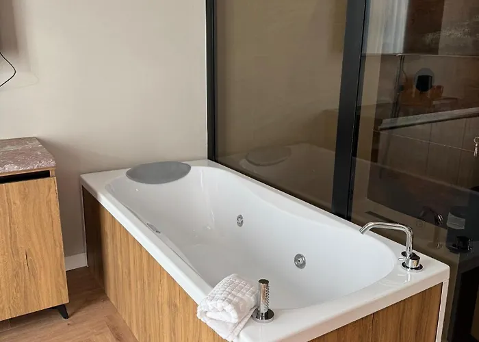 Erta And Restaurant Gramsh