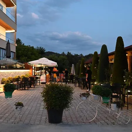 Erta And Restaurant *